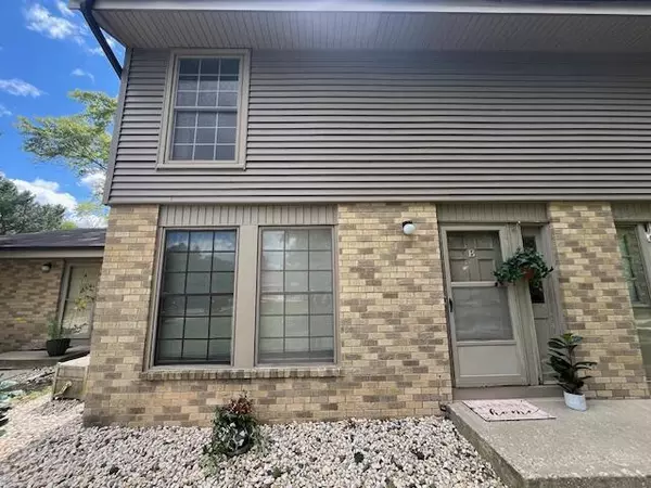 6924 N Raintree Dr Unit B, Milwaukee, WI 53223