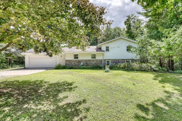 N91W29247 Center Oak Rd, Merton, WI 53029