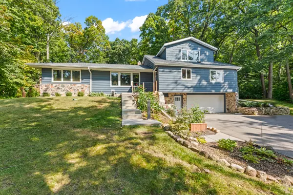 N31W22134 Green Rd, Pewaukee, WI 53186