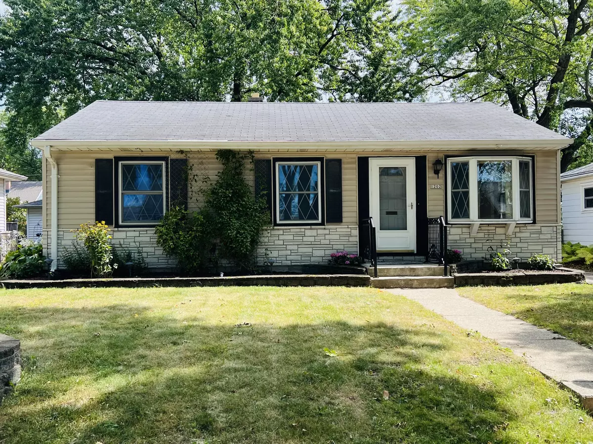 West Allis, WI 53214,1202 S 107th St