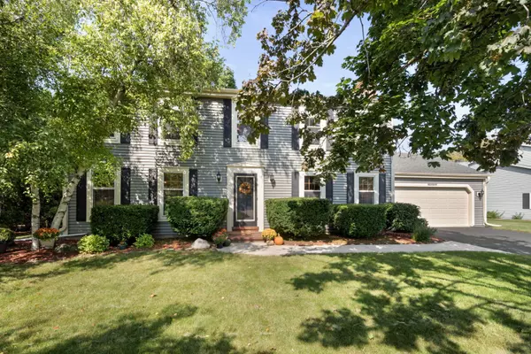 W225N2549 Alderwood Ln, Pewaukee, WI 53186