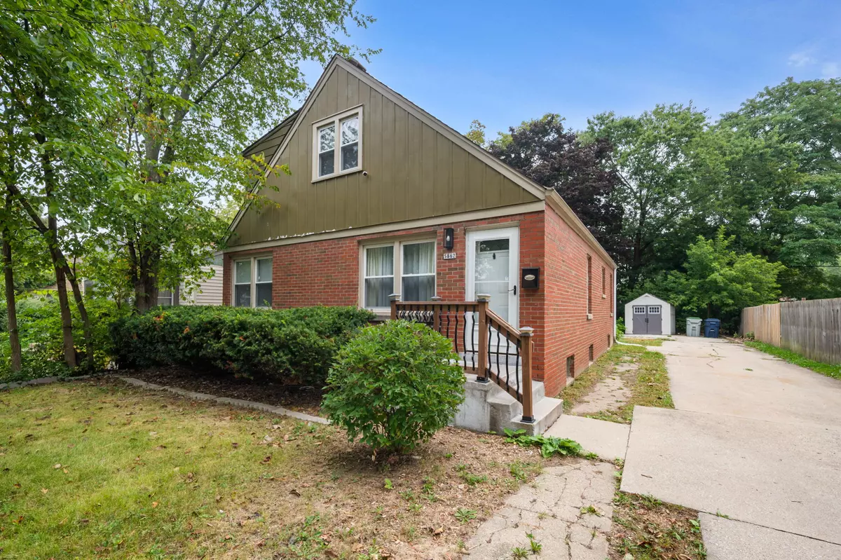 Milwaukee, WI 53209,5862 N 37th St