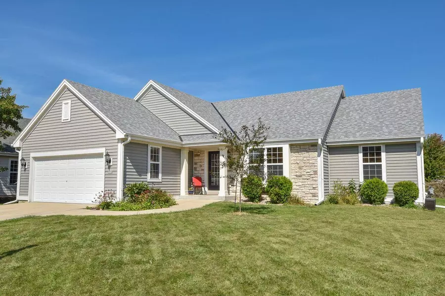 1718 Prairie Dr, West Bend, WI 53095