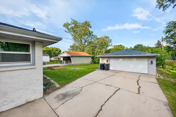 Wauwatosa, WI 53225,4564 N 101st St