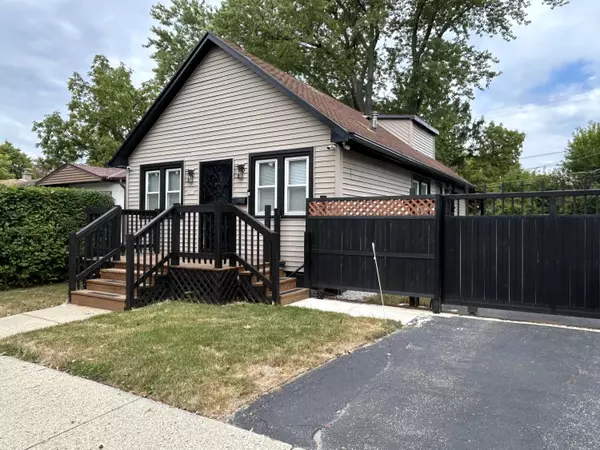 4932 N 60th St, Milwaukee, WI 53218