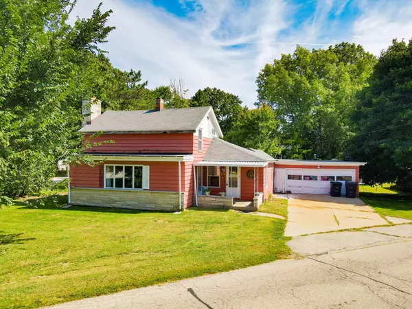 126 Partridge St, Eagle, WI 53119