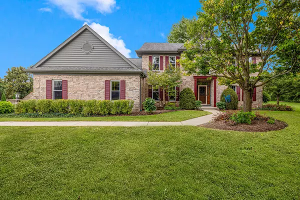 935 Auburn Ct, Brookfield, WI 53045