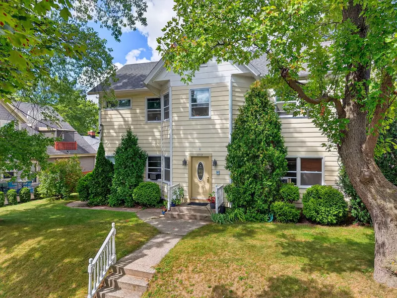 1710 E Pryor Ave, Milwaukee, WI 53207