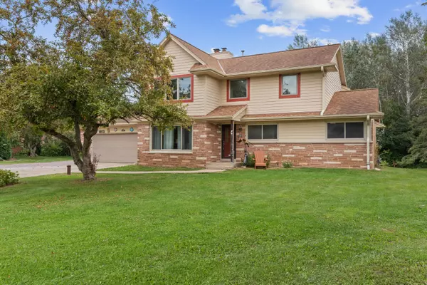 4460 N 158th St, Brookfield, WI 53005