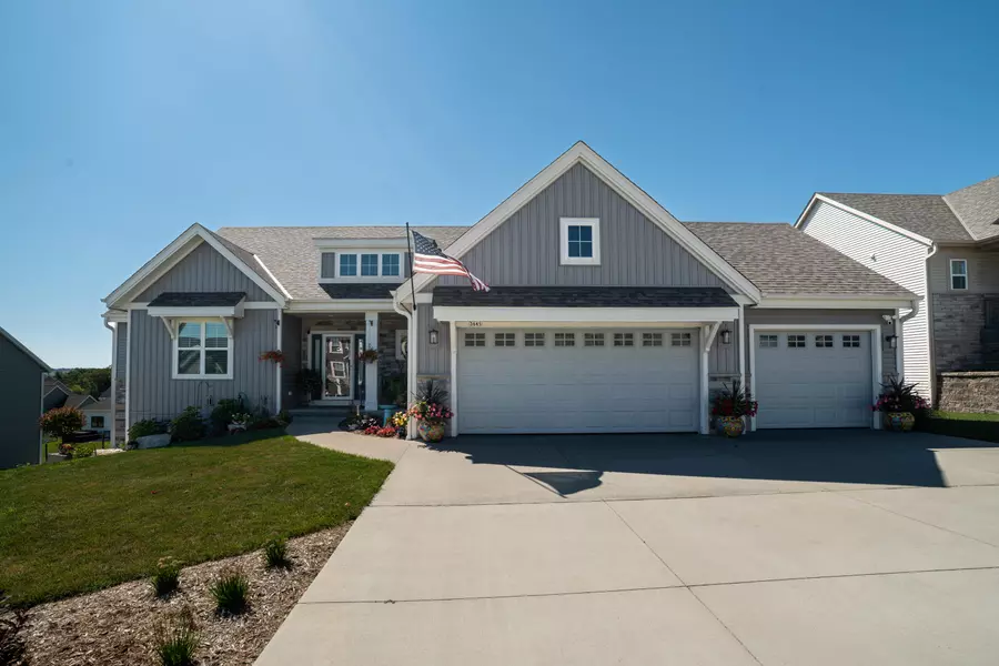 3645 Olde Howell Rd, Waukesha, WI 53188