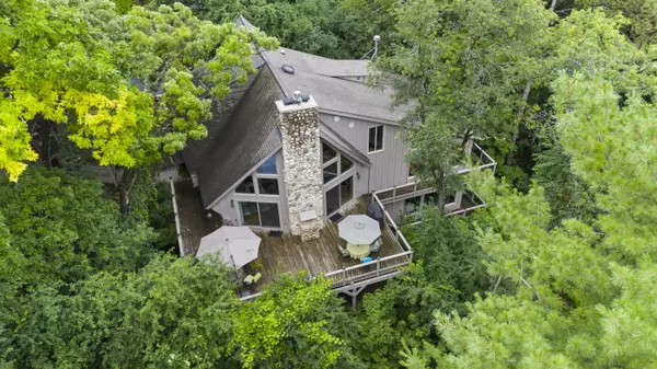 412 S Taliesin Rd, Wales, WI 53183