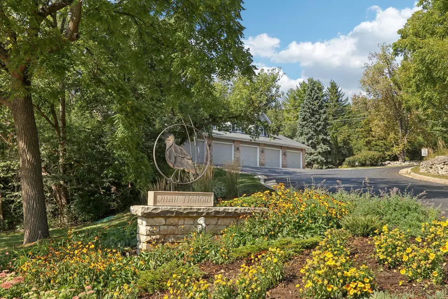 2283 Quail Hollow Ct Unit A, Delafield, WI 53018