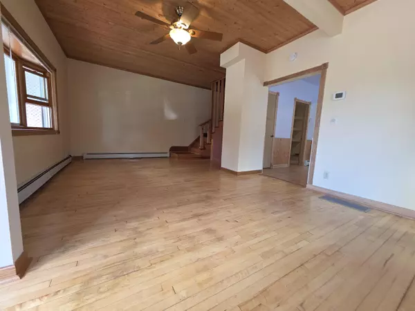 Cudahy, WI 53110,3762 E Holmes Ave