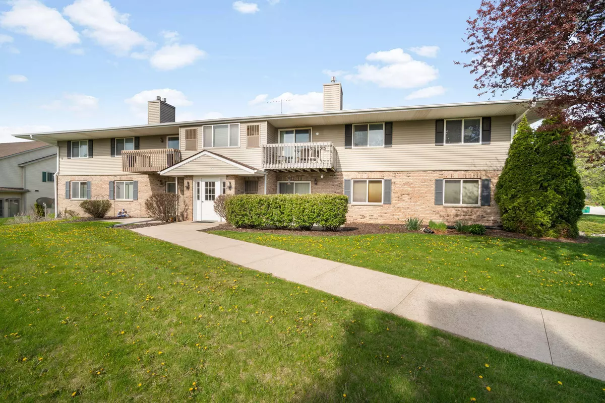 Grafton, WI 53024,2043 Pine Ridge Ct Unit G