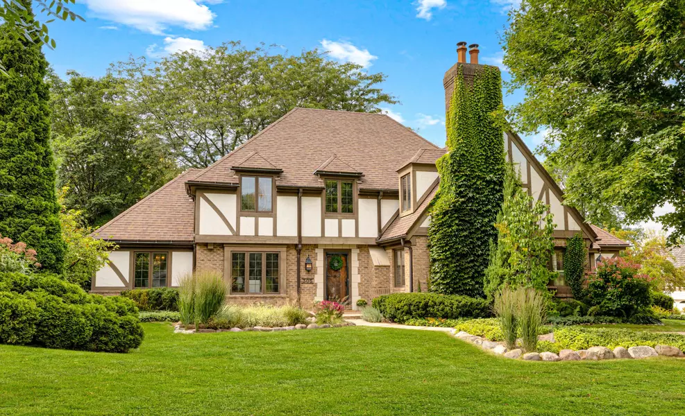 305 Sheffield Dr, Brookfield, WI 53005