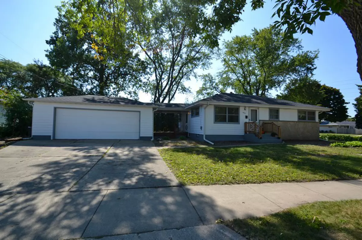 West Allis, WI 53227,9833 W Dakota St