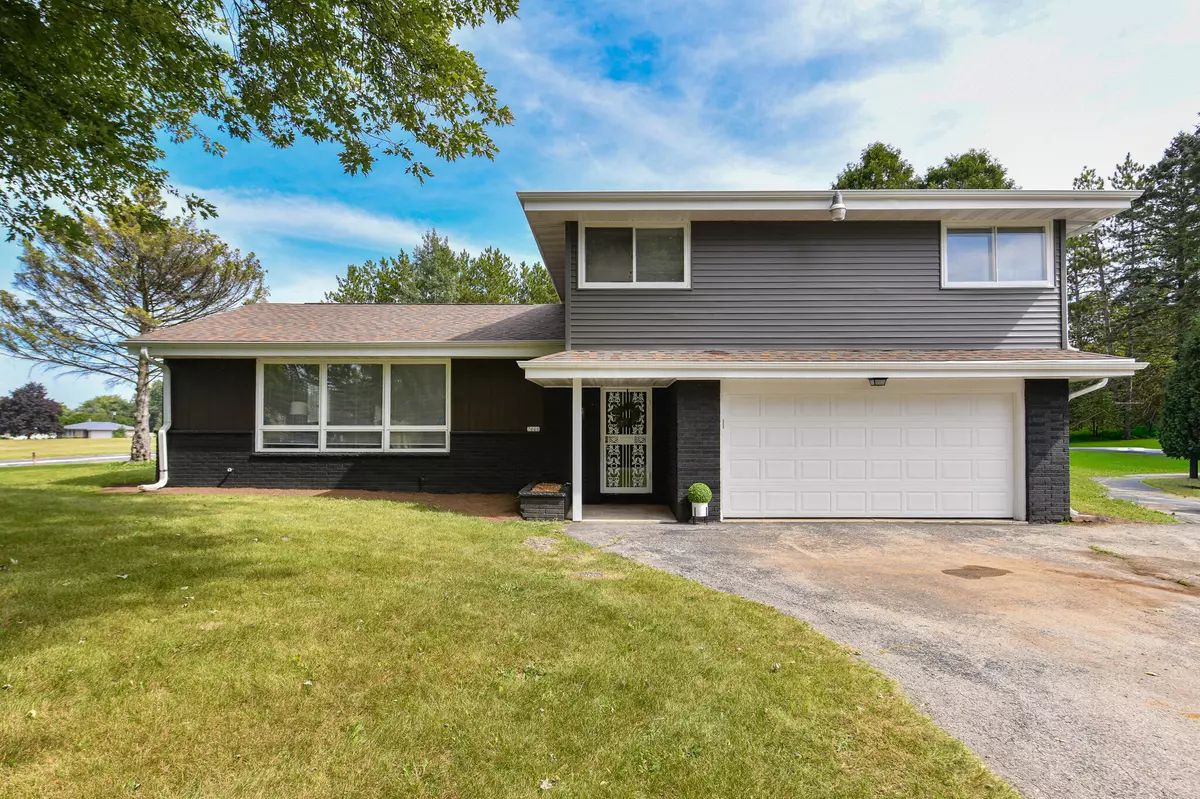 Milwaukee, WI 53224,7000 N 100th St