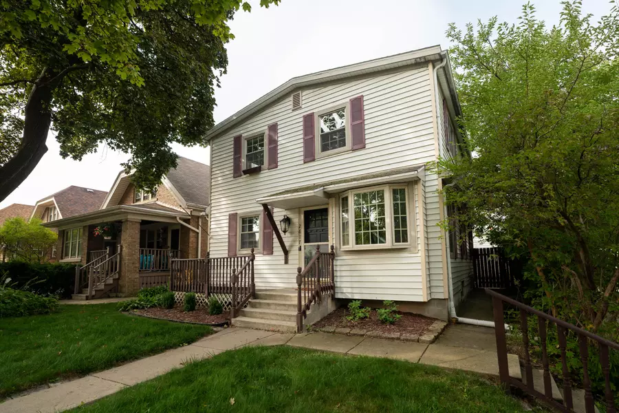 2617 S Linebarger Ter, Milwaukee, WI 53207