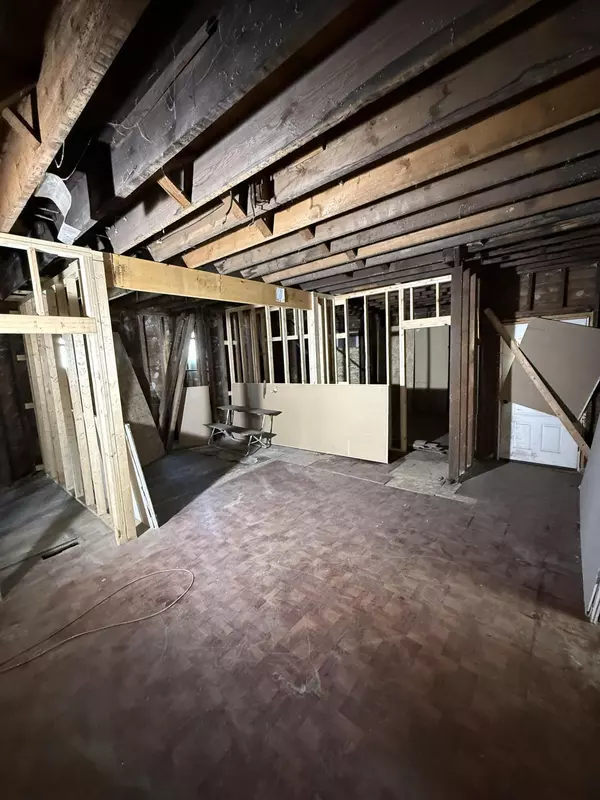 Milwaukee, WI 53204,1639 S 11th St