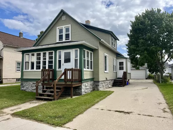 2313 16th St, Two Rivers, WI 54241