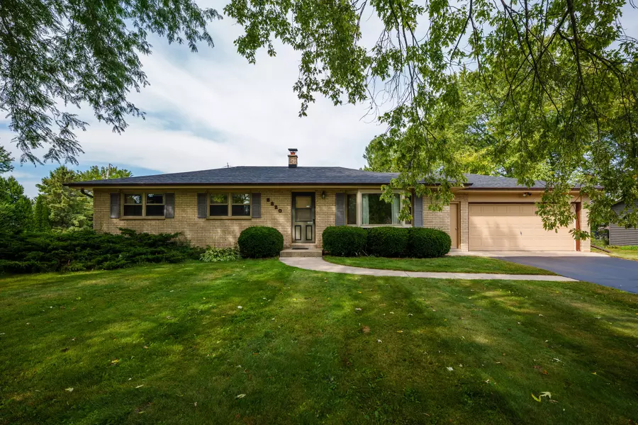 8820 Maplecrest Dr, Mount Pleasant, WI 53406