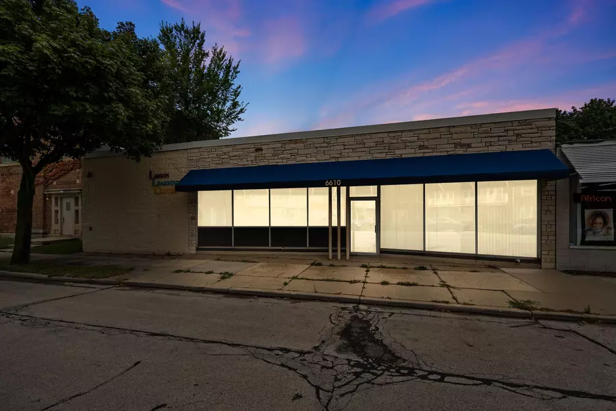 6610 W Lisbon Ave, Milwaukee, WI 53210