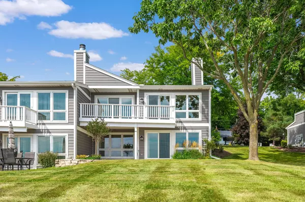 N27W29911 Maple Ave Unit 7, Delafield, WI 53072