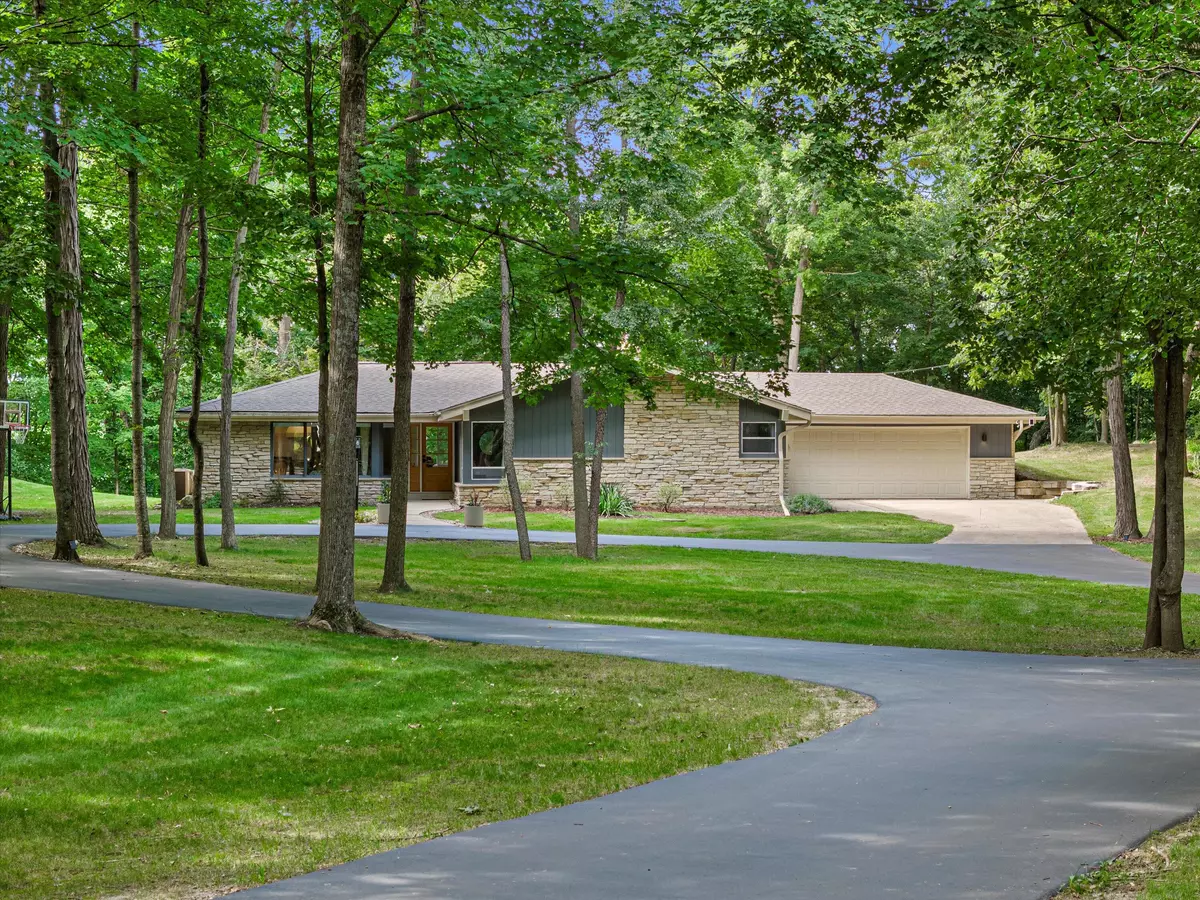 Richfield, WI 53017,391 Wildwood Rdg
