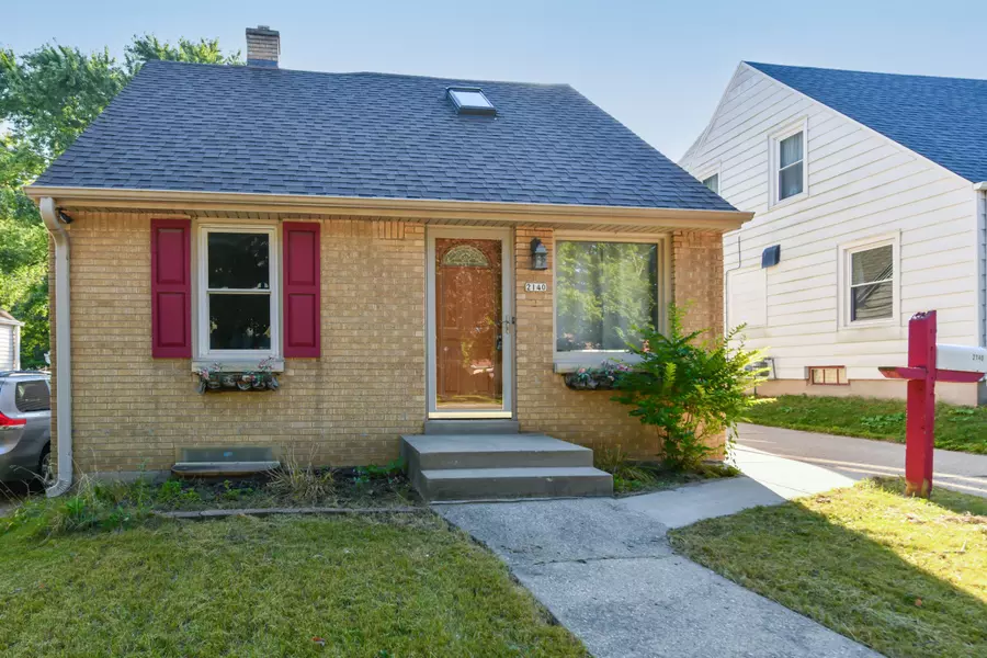 2140 S 98th St, West Allis, WI 53227