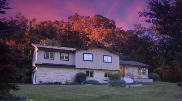 17900 Anthony Ln, Brookfield, WI 53045