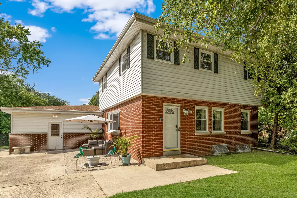 Milwaukee, WI 53223,7609 N 51st Blvd