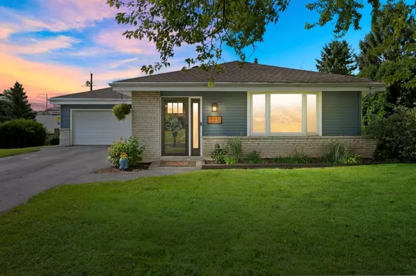 N94W16667 Cumberland Rd, Menomonee Falls, WI 53051