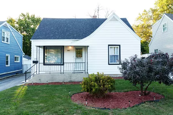 3971 S 41st St, Greenfield, WI 53221