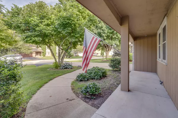 Caledonia, WI 53402,5536 Whirlaway Ln