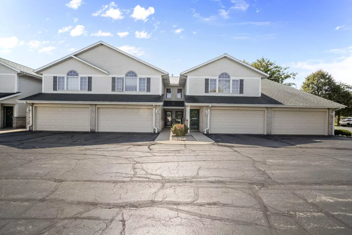 West Bend, WI 53090,602 Shepherds Dr Unit 5