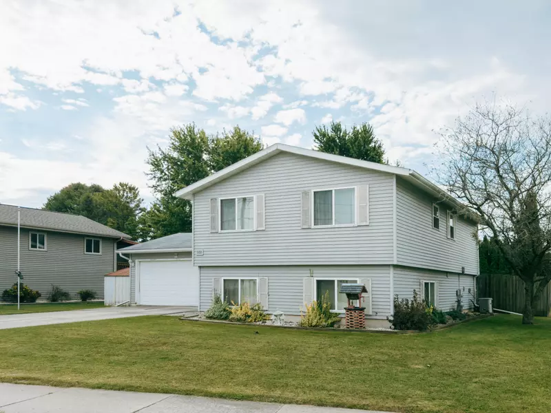 1101 E Cedar Ave, Manitowoc, WI 54220