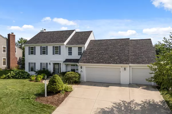 N52W14491 Aryshire Ct, Menomonee Falls, WI 53051