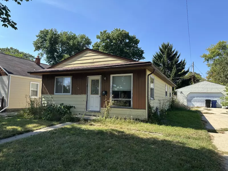 2436 Summit Ave, Racine, WI 53404