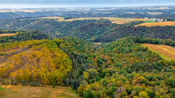 000 Niesen Rd, Greenfield, WI 54623