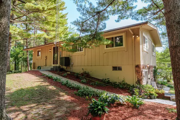 N7445 Grand View Dr,  Whitewater,  WI 53190