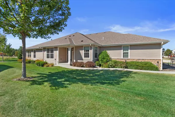 2708 Portage Cir, Waukesha, WI 53189