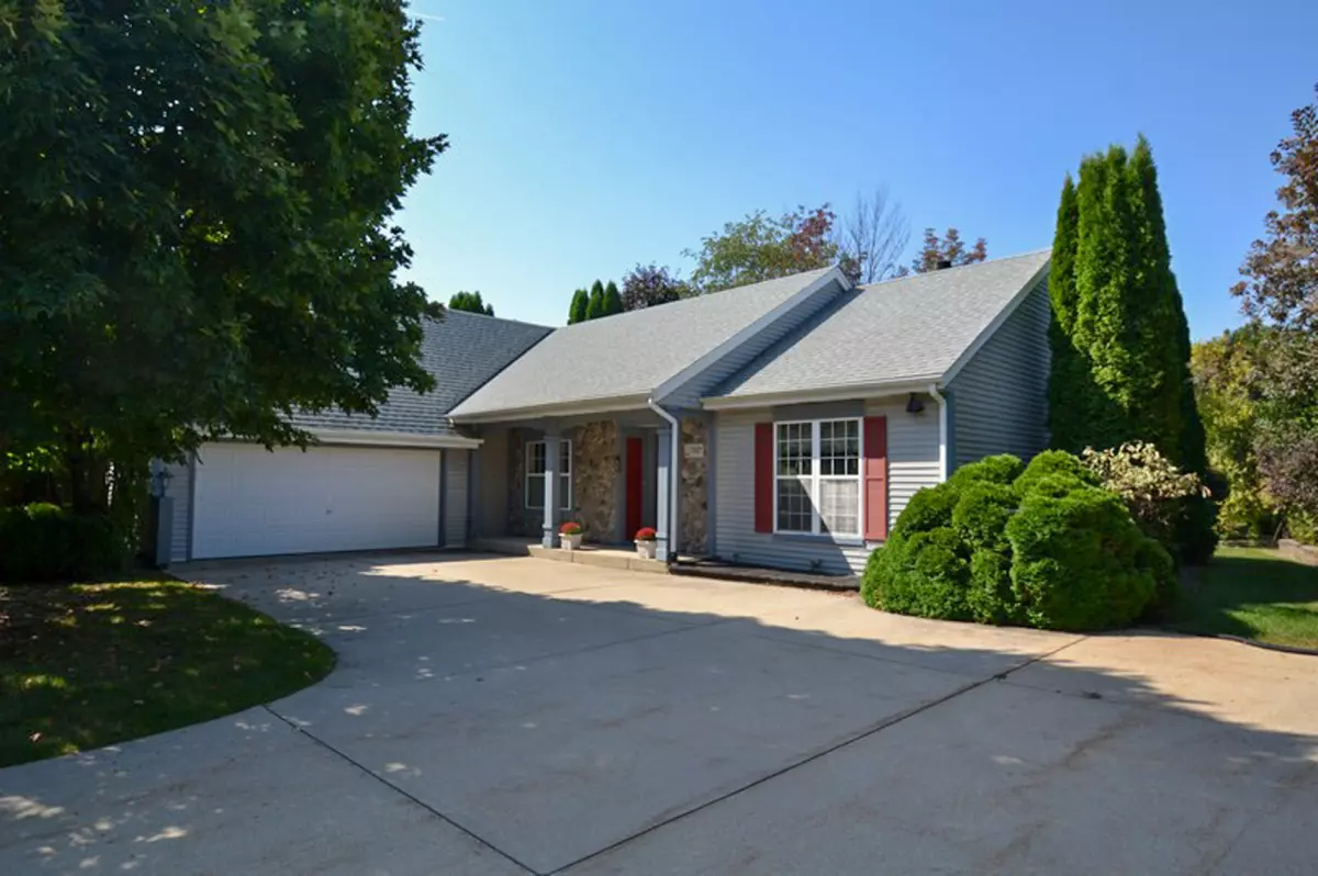 Franklin, WI 53132,7117 W Woodbury Dr