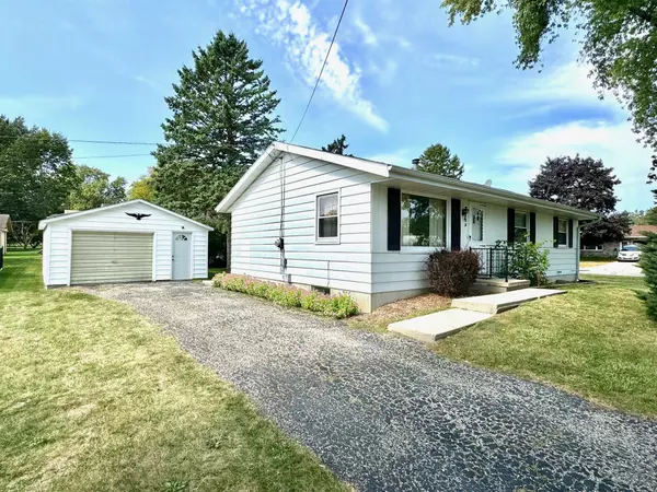 204 Bonner St, Watertown, WI 53098