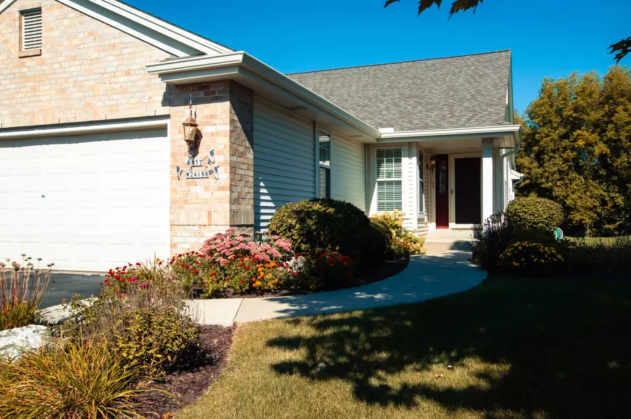 N57W24188 N Sycamore Cir, Sussex, WI 53089