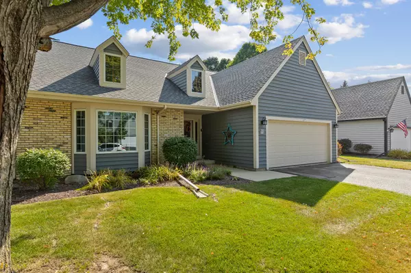 W52N116 Pioneer Ct Unit B, Cedarburg, WI 53012