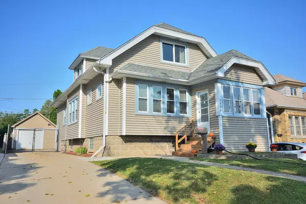 1455 S 88th St, West Allis, WI 53214