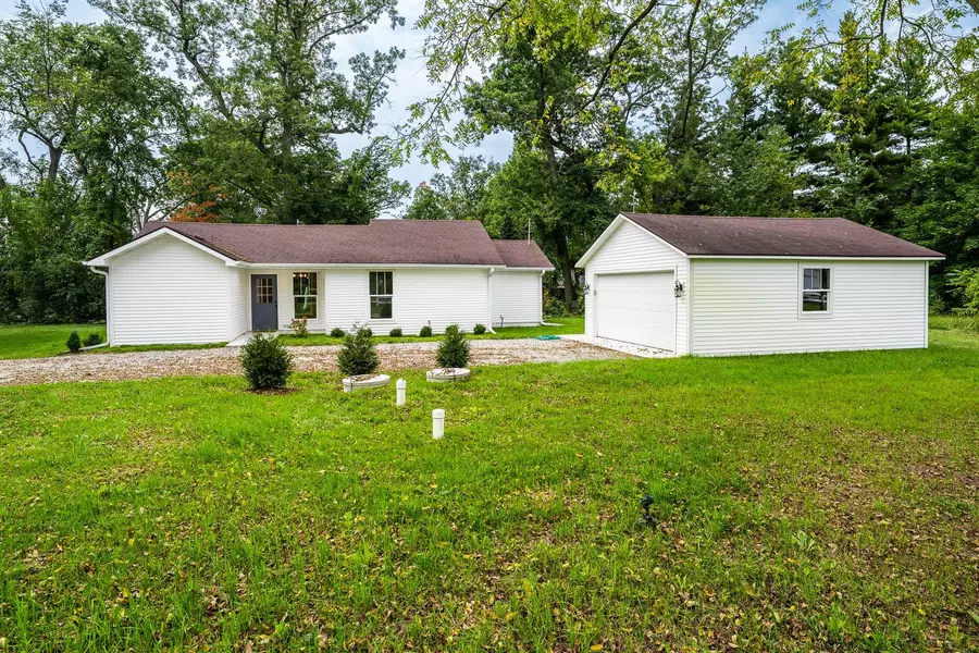 W6535 N Lakeshore Dr, Sugar Creek, WI 53121