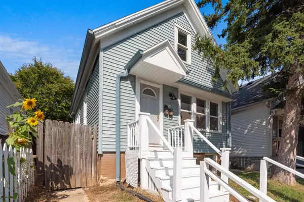 606 E Locust St, Milwaukee, WI 53212