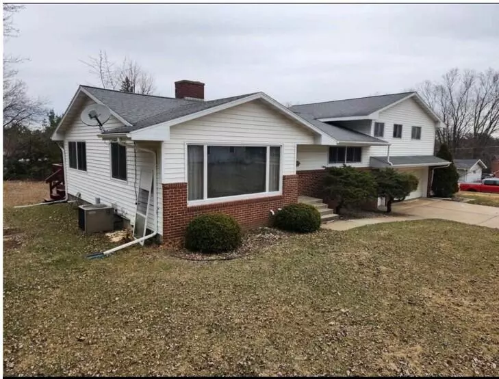 420 N 9th St, Black River Falls, WI 54615
