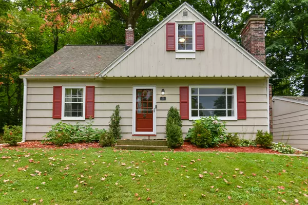 17525 Tremont St, Brookfield, WI 53045